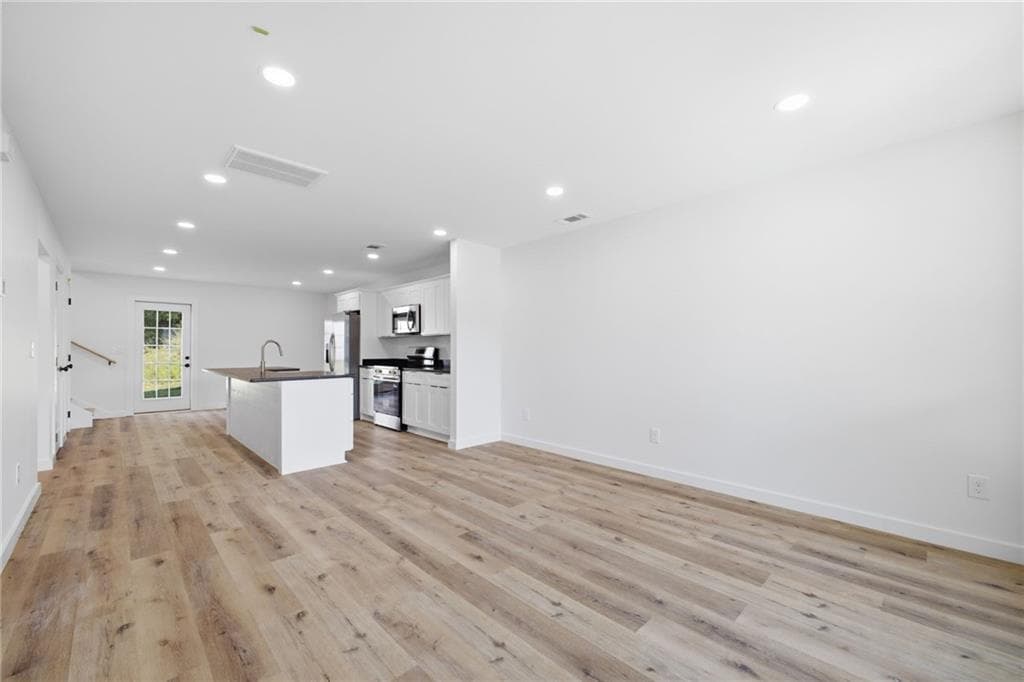 3 bedroom, 3 bathroom, 1,600 sq ft single family residence for sale at 305 Legacy Lane, Calhoun, GA 30701 — photo 7