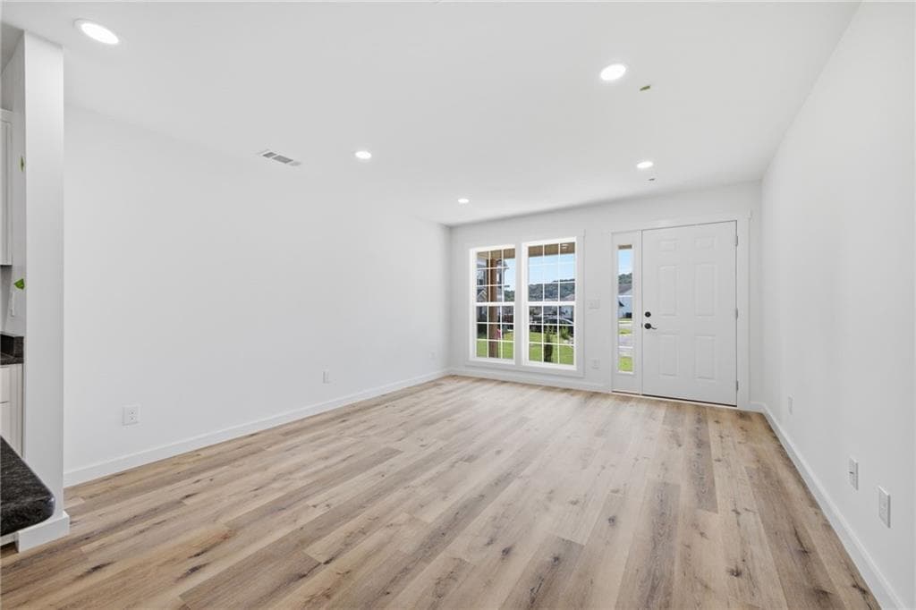 3 bedroom, 3 bathroom, 1,600 sq ft single family residence for sale at 305 Legacy Lane, Calhoun, GA 30701 — photo 9