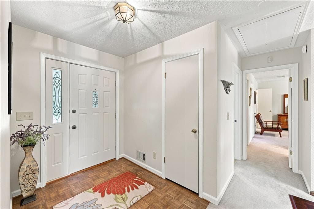 3 bedroom, 2 bathroom, 1,664 sq ft single family residence under contract at 2994 Glen Haven Drive, Gainesville, GA 30504 — photo 9