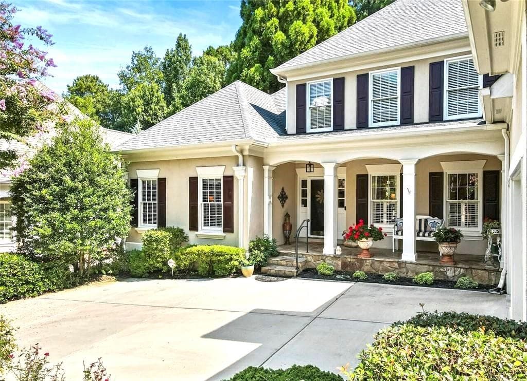 4 bedroom, 3 bathroom, 3,044 sq ft single family residence for sale at 2825 Gleneagles Pointe, Alpharetta, GA 30005 — photo 2