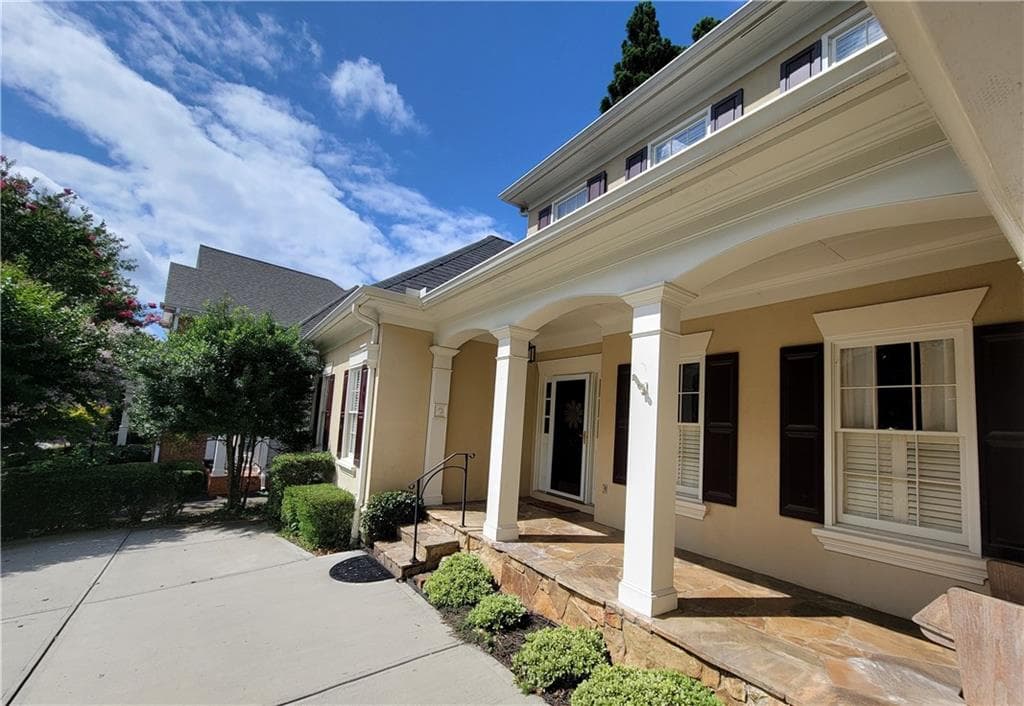 4 bedroom, 3 bathroom, 3,044 sq ft single family residence for sale at 2825 Gleneagles Pointe, Alpharetta, GA 30005 — photo 3