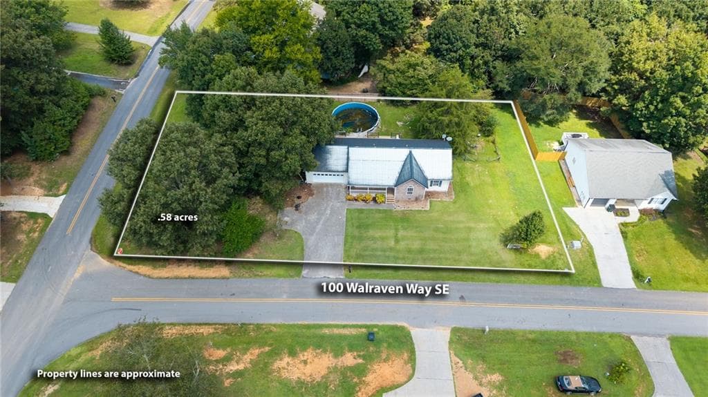 3 bedroom, 2 bathroom, 1,332 sq ft single family residence under contract at 100 Walraven Way, Calhoun, GA 30701 — photo 3