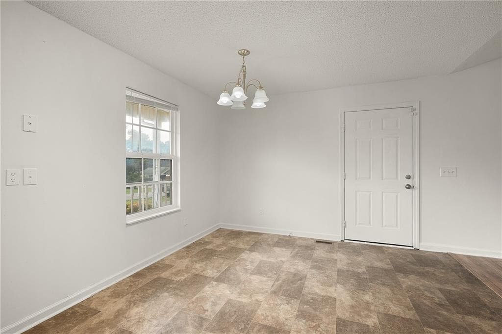 3 bedroom, 2 bathroom, 1,332 sq ft single family residence under contract at 100 Walraven Way, Calhoun, GA 30701 — photo 10