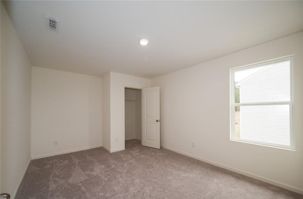 4 bedroom, 2 bathroom, 1,812 sq ft single family residence under contract at 401 Shallow Creek Court, Hogansville, GA 30230 — photo 7
