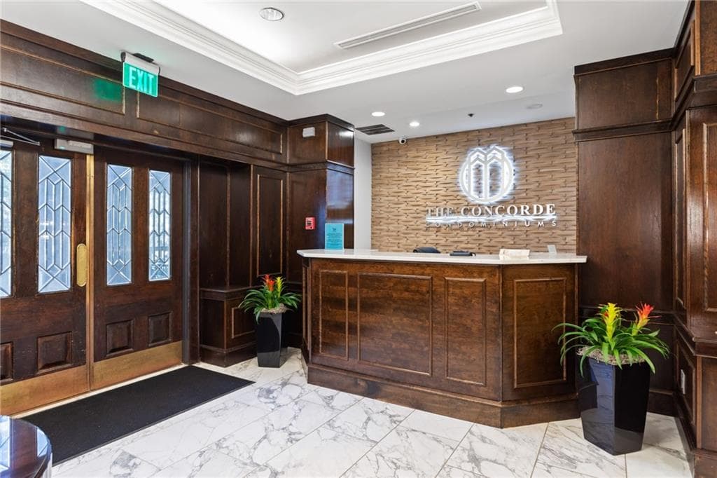 1 bedroom, 1 bathroom, 807 sq ft condominium for sale at 2870 Pharr Court South 1109, Atlanta, GA 30305 — photo 4