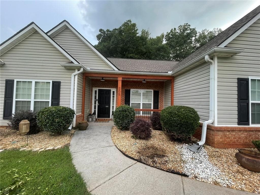 3 bedroom, 2 bathroom, 1,705 sq ft single family residence for sale at 205 Stagecoach Pass, Temple, GA 30179