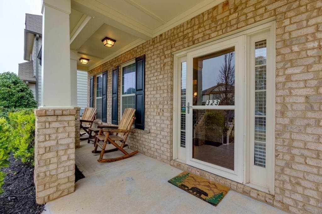 4 bedroom, 3 bathroom, 2,860 sq ft single family residence for rent at 323 Providence Walk Way, Canton, GA 30114 for $2,600 a month — photo 2