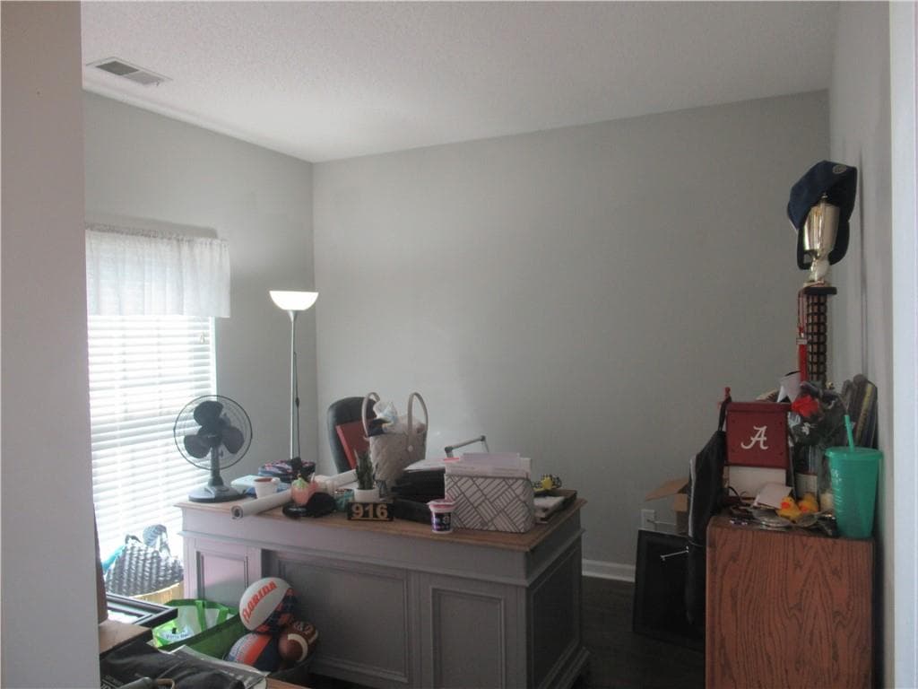 3 bedroom, 2 bathroom, 1,705 sq ft single family residence for sale at 205 Stagecoach Pass, Temple, GA 30179 — photo 8