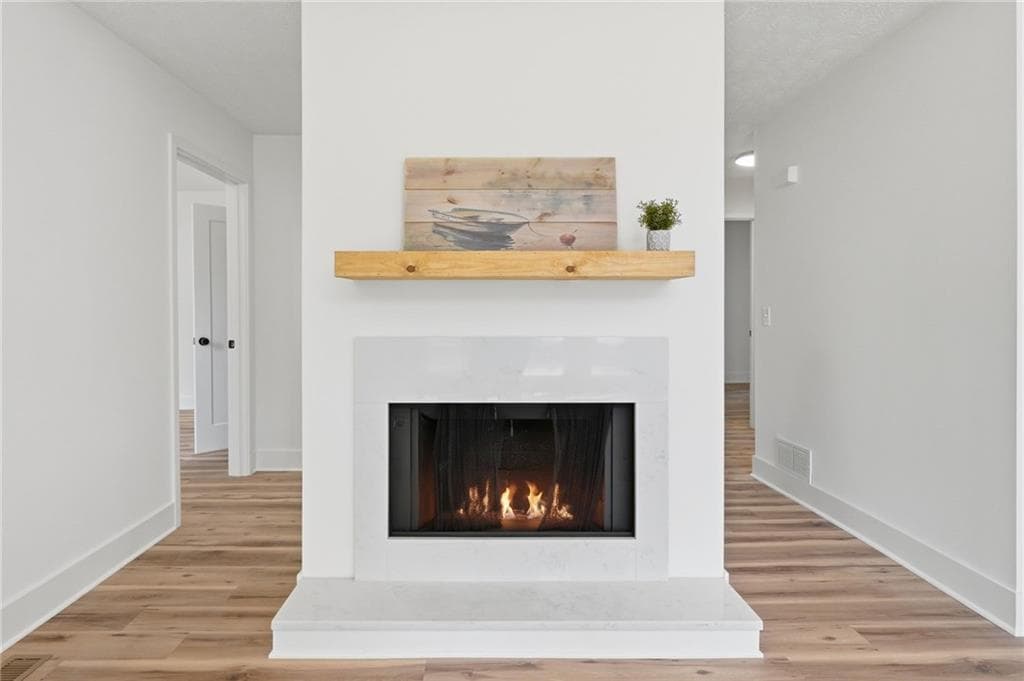 3 bedroom, 2 bathroom, 1,365 sq ft single family residence for sale at 400 Cottonwood Drive, Woodstock, GA 30189 — photo 8