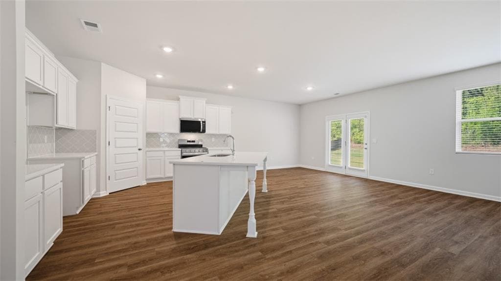 4 bedroom, 3 bathroom, 2,431 sq ft single family residence for sale at 300 Defilippe Drive, Statham, GA 30666 — photo 4