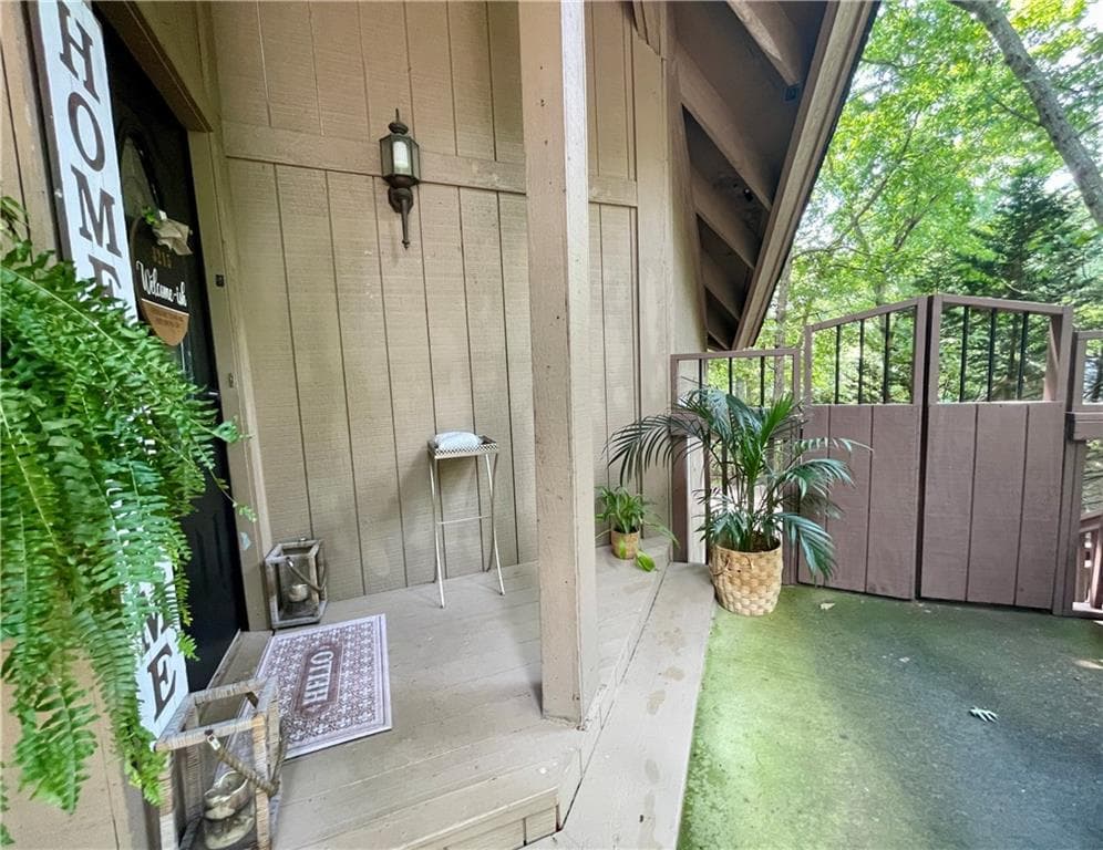 3 bedroom, 2 bathroom, 1,176 sq ft single family residence for sale at 3215 The Trail Road, Gainesville, GA 30501 — photo 3