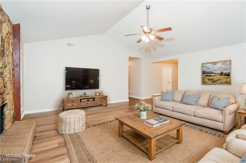 4 bedroom, 2 bathroom, 1,626 sq ft single family residence for sale at 510 Creekwood Crossing, Roswell, GA 30076 — photo 4