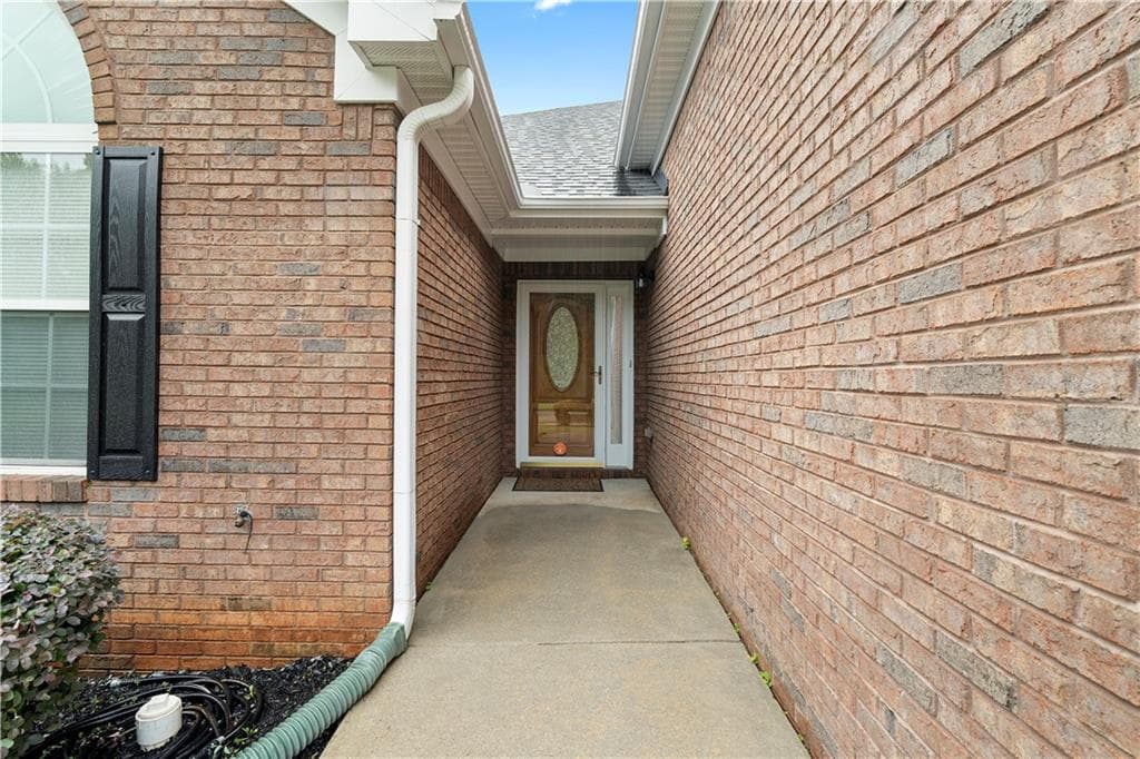 2 bedroom, 2 bathroom, 2,023 sq ft single family residence for sale at 235 Prominent Loop, Mcdonough, GA 30253 — photo 6