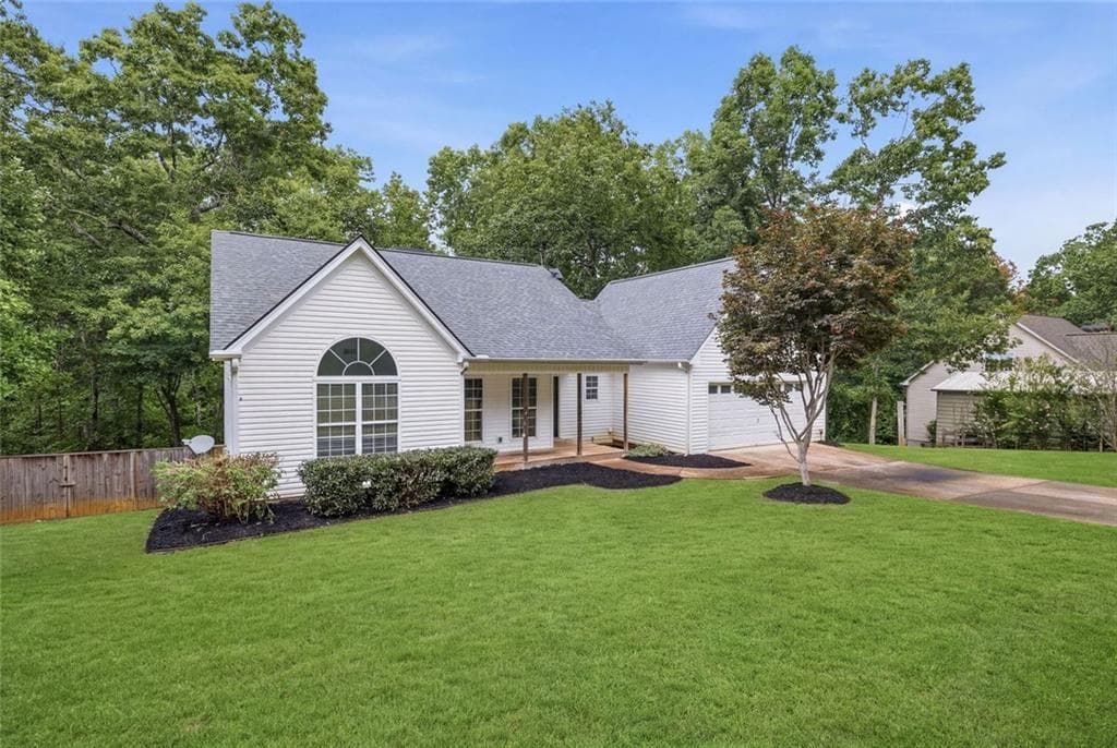 3 bedroom, 2 bathroom, 3,253 sq ft single family residence under contract at 200 Hugh Stowers Road, Dawsonville, GA 30534 — photo 2