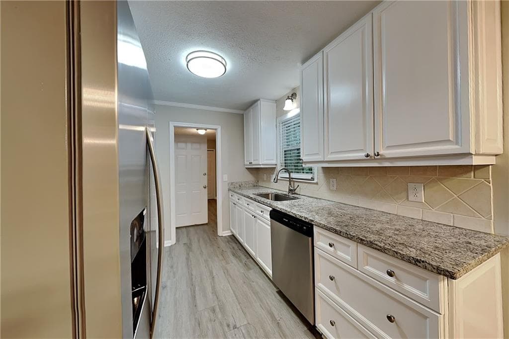 3 bedroom, 3 bathroom, 2,194 sq ft single family residence for rent at 2090 Moccasin Way, Marietta, GA 30064 for $2,350 a month — photo 6