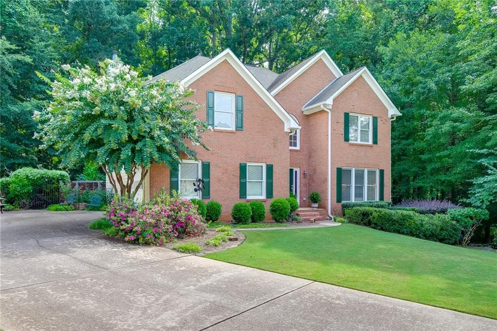 4 bedroom, 3 bathroom, 2,868 sq ft single family residence for sale at 651 Sweetfern Lane, Sugar Hill, GA 30518 — photo 2