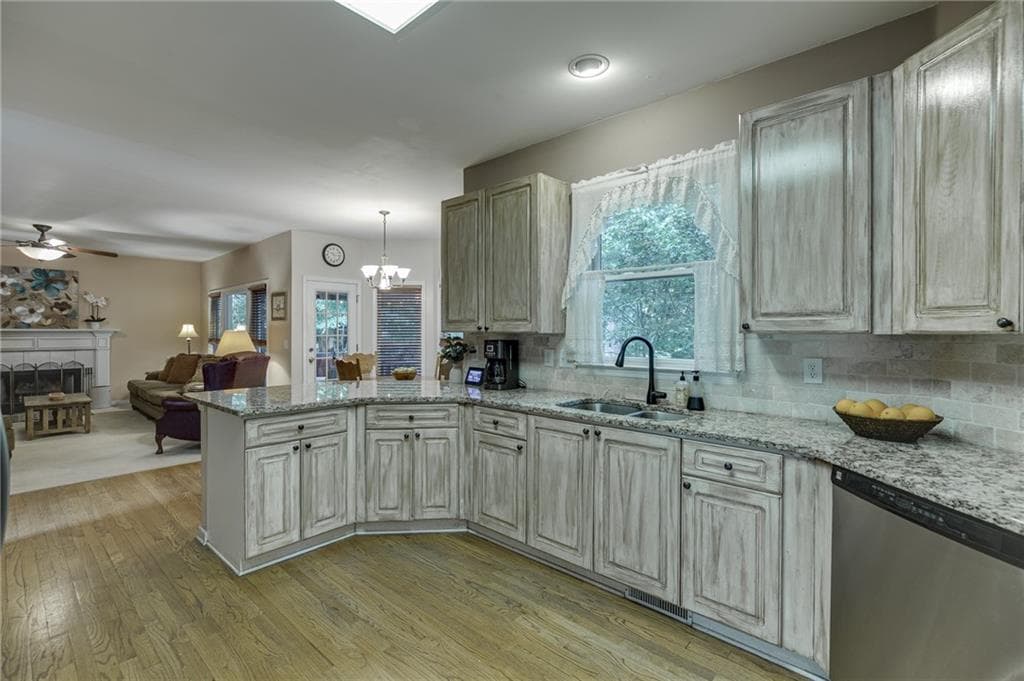 4 bedroom, 3 bathroom, 2,868 sq ft single family residence for sale at 651 Sweetfern Lane, Sugar Hill, GA 30518 — photo 6