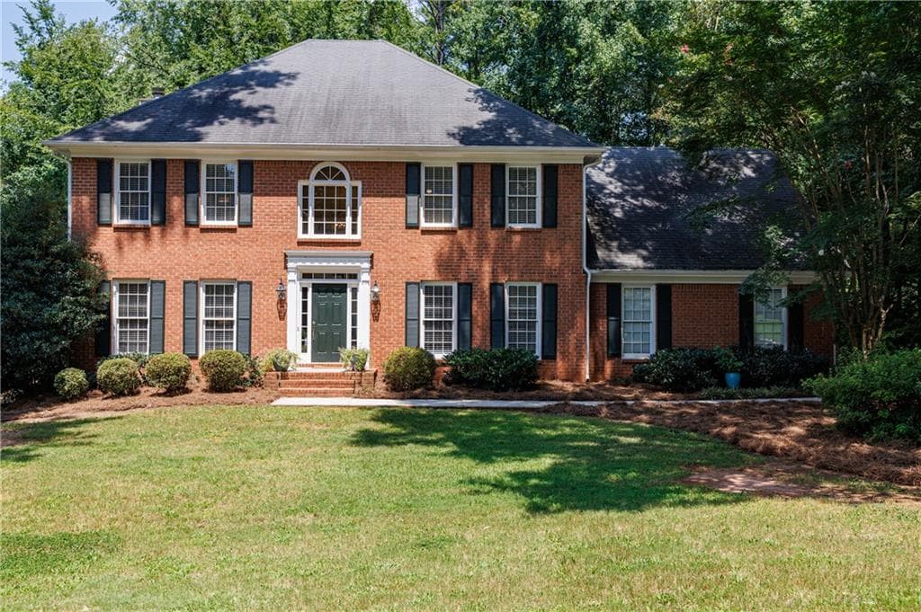 4 bedroom, 3 bathroom, 2,808 sq ft single family residence under contract at 4075 Graham Way, Lilburn, GA 30047 — photo 2