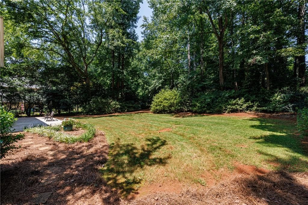 4 bedroom, 3 bathroom, 2,808 sq ft single family residence under contract at 4075 Graham Way, Lilburn, GA 30047 — photo 5