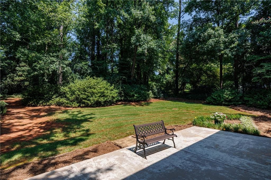 4 bedroom, 3 bathroom, 2,808 sq ft single family residence under contract at 4075 Graham Way, Lilburn, GA 30047 — photo 9