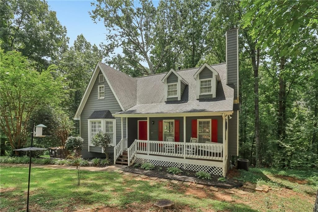 6 bedroom, 3 bathroom, 2,345 sq ft single family residence for sale at 1910 Fernwood Drive, Lawrenceville, GA 30043 — photo 4