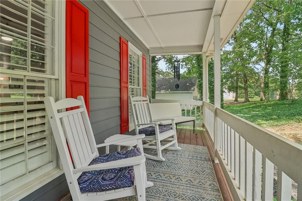 6 bedroom, 3 bathroom, 2,345 sq ft single family residence for sale at 1910 Fernwood Drive, Lawrenceville, GA 30043 — photo 7