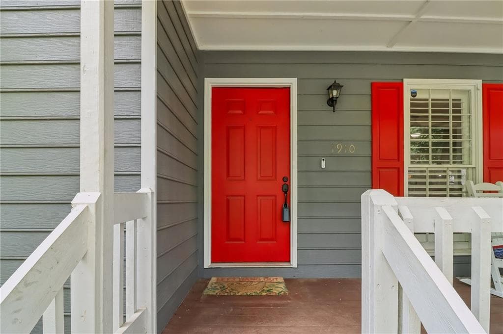 6 bedroom, 3 bathroom, 2,345 sq ft single family residence for sale at 1910 Fernwood Drive, Lawrenceville, GA 30043 — photo 8