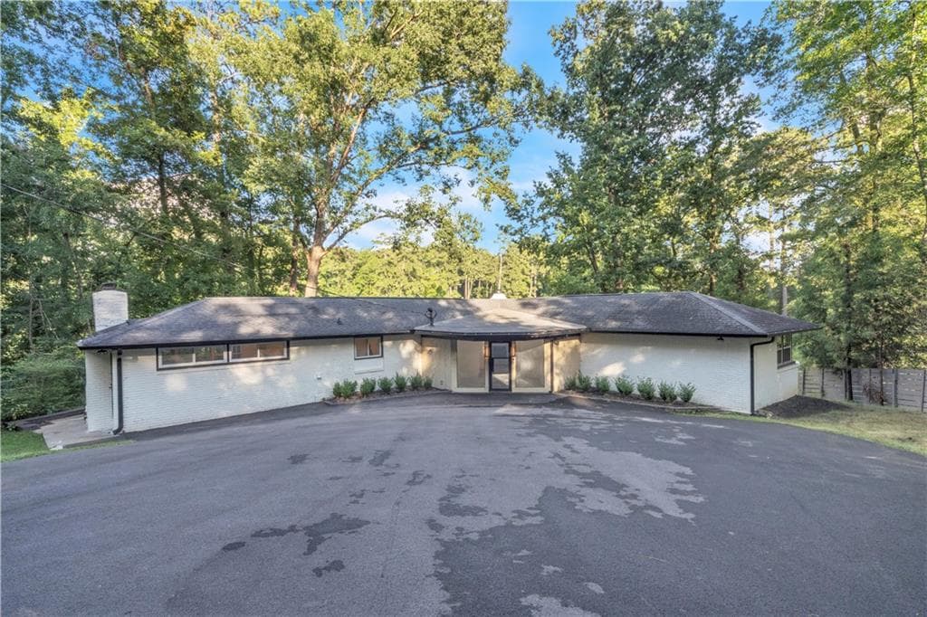 3 bedroom, 2 bathroom, 2,680 sq ft single family residence for sale at 1568 Niskey Lake Trail, Atlanta, GA 30331