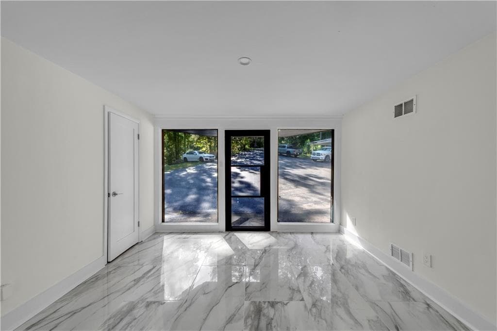 3 bedroom, 2 bathroom, 2,680 sq ft single family residence for sale at 1568 Niskey Lake Trail, Atlanta, GA 30331 — photo 5