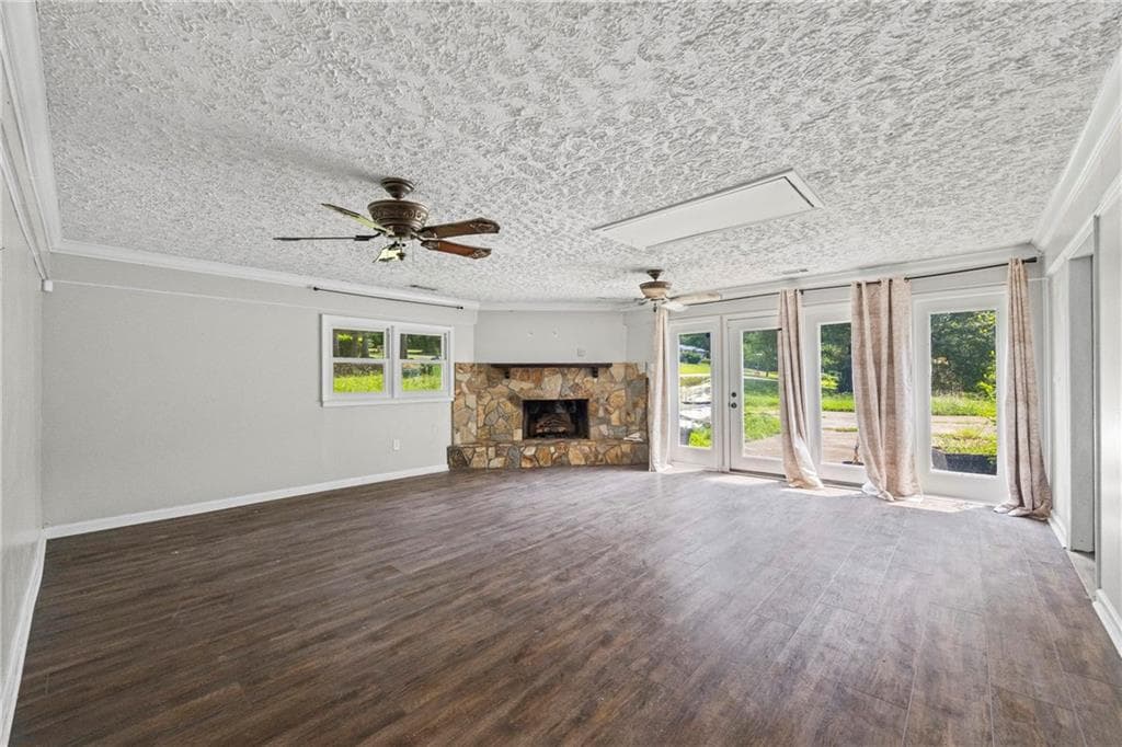 5 bedroom, 2 bathroom, 2,720 sq ft single family residence for sale at 192 Summit Street, Cornelia, GA 30531 — photo 3