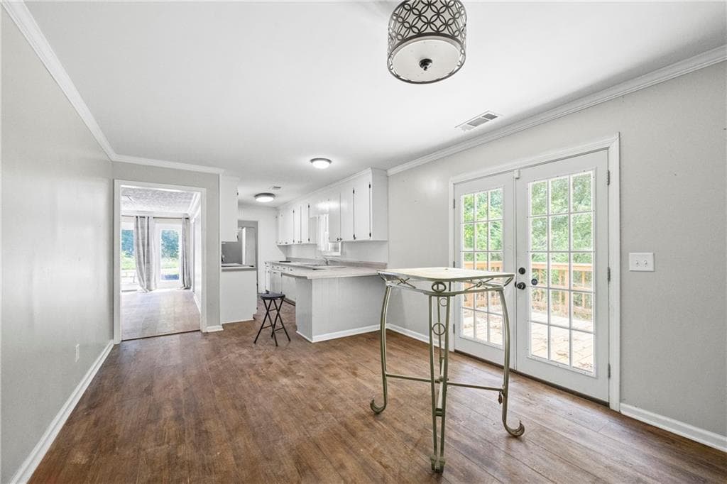5 bedroom, 2 bathroom, 2,720 sq ft single family residence for sale at 192 Summit Street, Cornelia, GA 30531 — photo 5