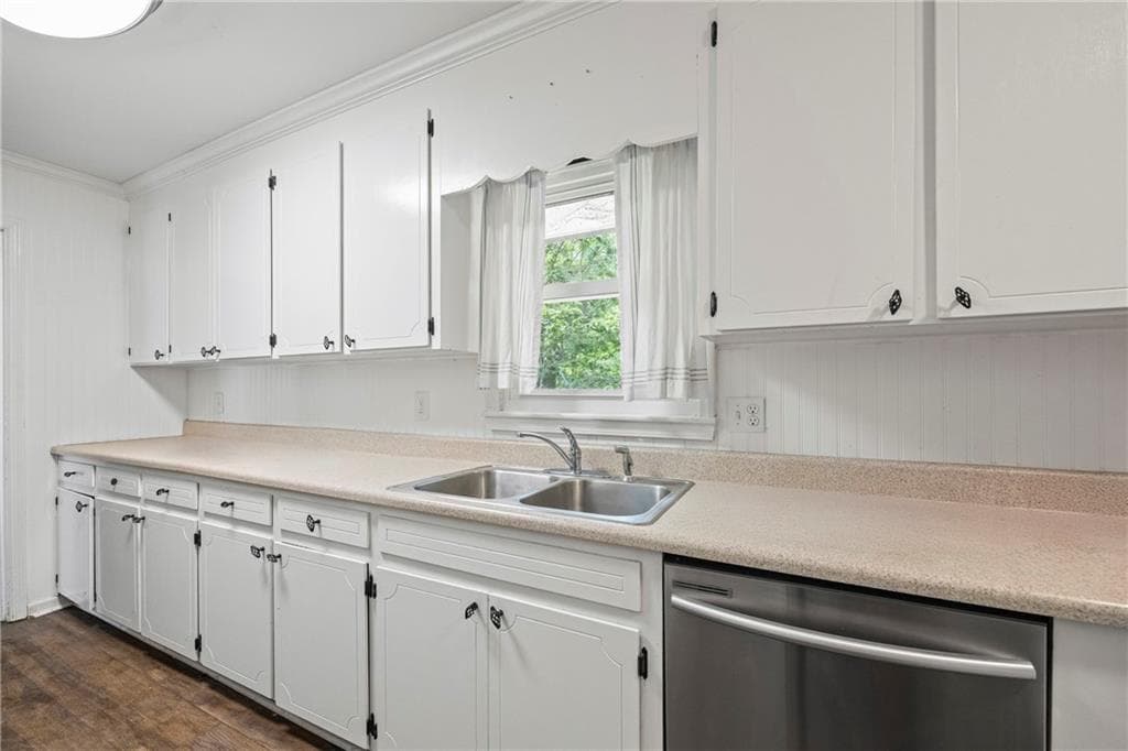 5 bedroom, 2 bathroom, 2,720 sq ft single family residence for sale at 192 Summit Street, Cornelia, GA 30531 — photo 9