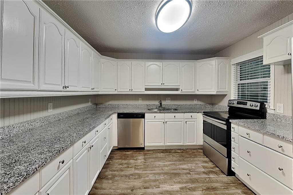 3 bedroom, 2 bathroom, 2,088 sq ft single family residence for rent at 6659 Kellogg Drive, Acworth, GA 30102 for $2,100 a month — photo 5