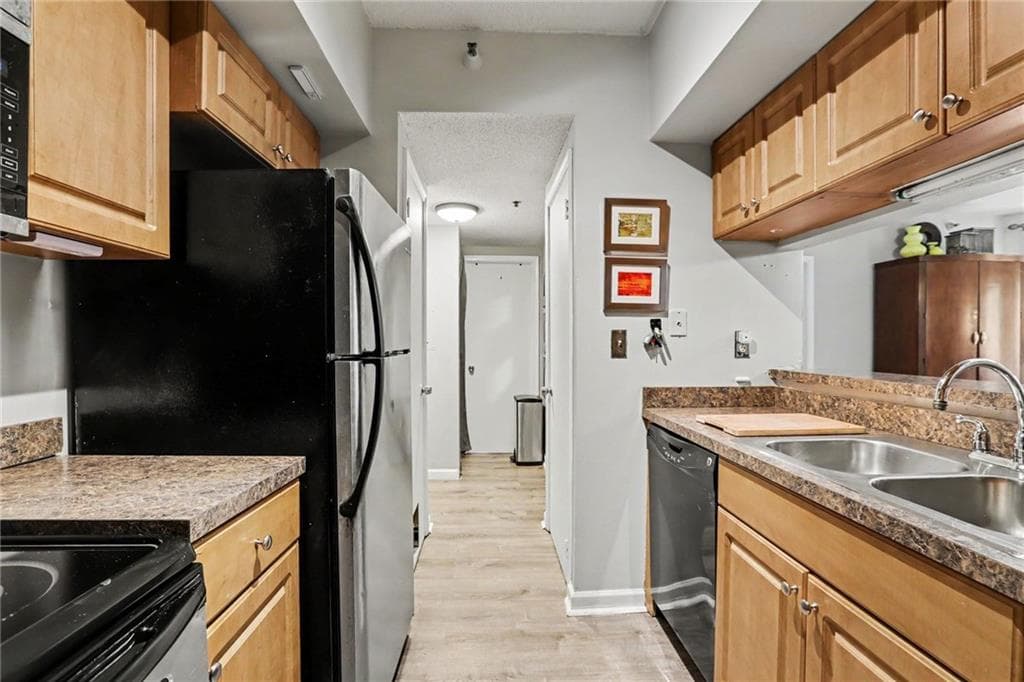 1 bedroom, 1 bathroom, 820 sq ft condominium for sale at 1 Biscayne Drive 109, Atlanta, GA 30309 — photo 9
