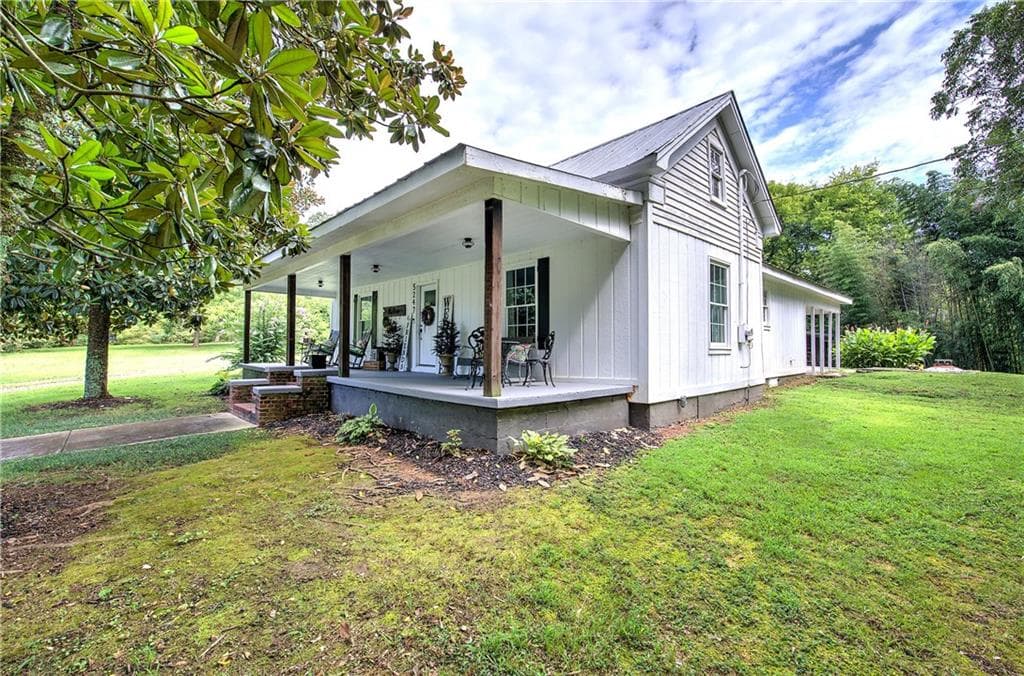 3 bedroom, 2 bathroom, 1,728 sq ft single family residence for sale at 5247 Roland Hayes Parkway, Calhoun, GA 30701 — photo 4