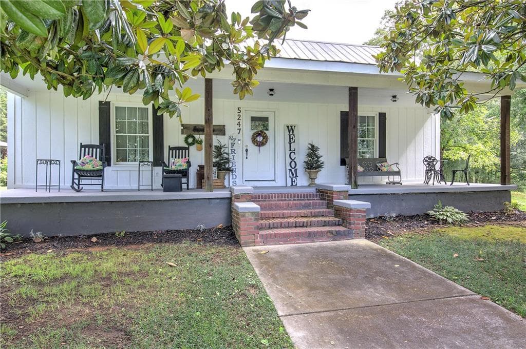 3 bedroom, 2 bathroom, 1,728 sq ft single family residence for sale at 5247 Roland Hayes Parkway, Calhoun, GA 30701 — photo 6