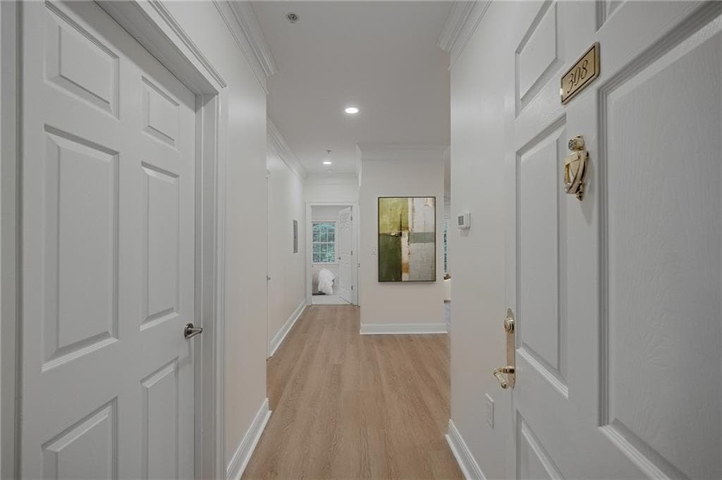 1 bedroom, 2 bathroom, 1,025 sq ft condominium for sale at 5415 Northland Drive 308, Atlanta, GA 30342 — photo 2