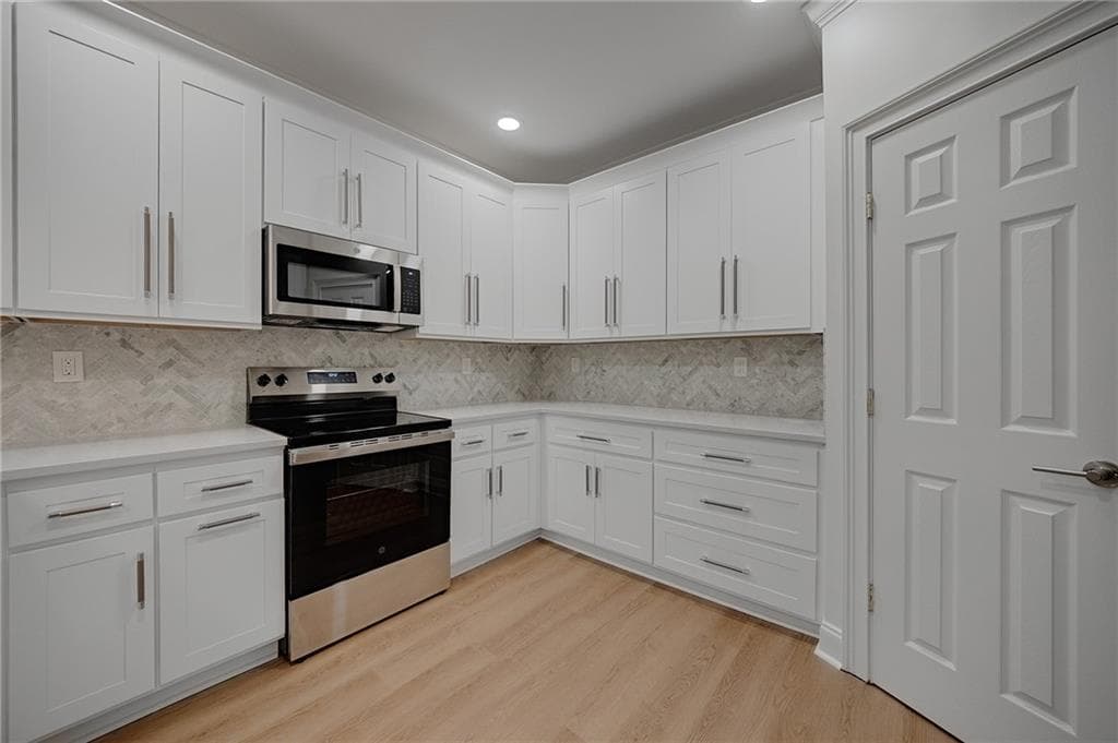 1 bedroom, 2 bathroom, 1,025 sq ft condominium for sale at 5415 Northland Drive 308, Atlanta, GA 30342 — photo 5