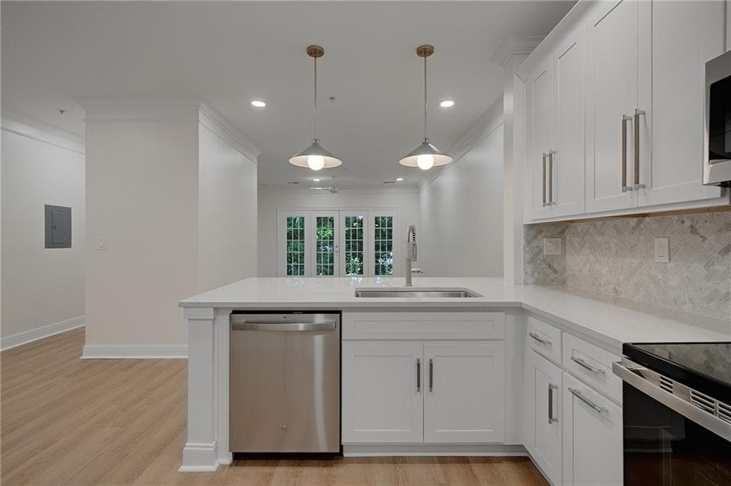 1 bedroom, 2 bathroom, 1,025 sq ft condominium for sale at 5415 Northland Drive 308, Atlanta, GA 30342 — photo 8