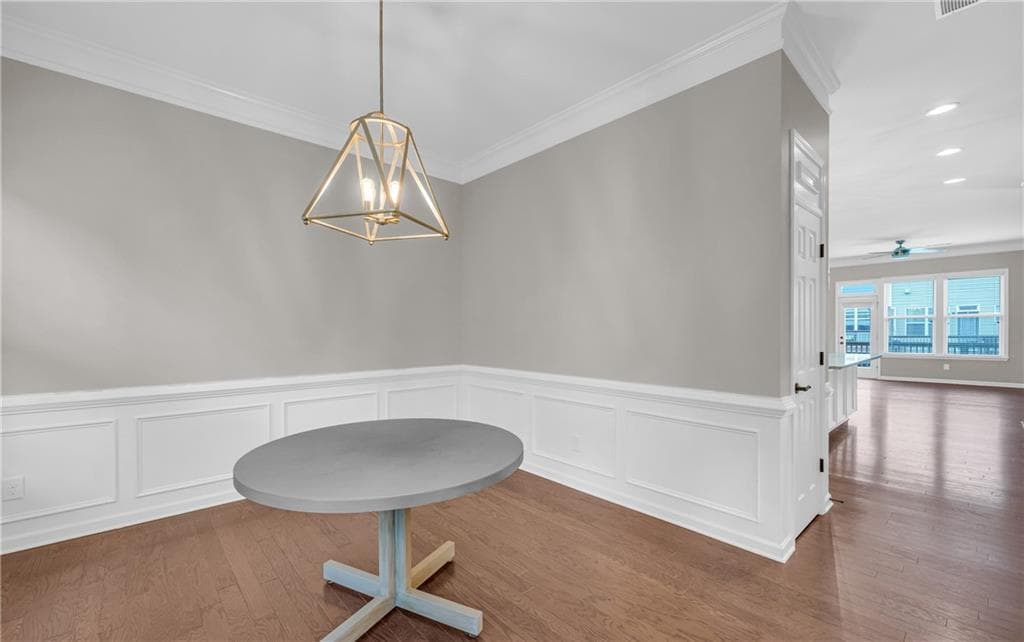 3 bedroom, 4 bathroom, 2,200 sq ft townhouse for sale at 1653 SE Sabastian Point, Atlanta, GA 30329 — photo 2