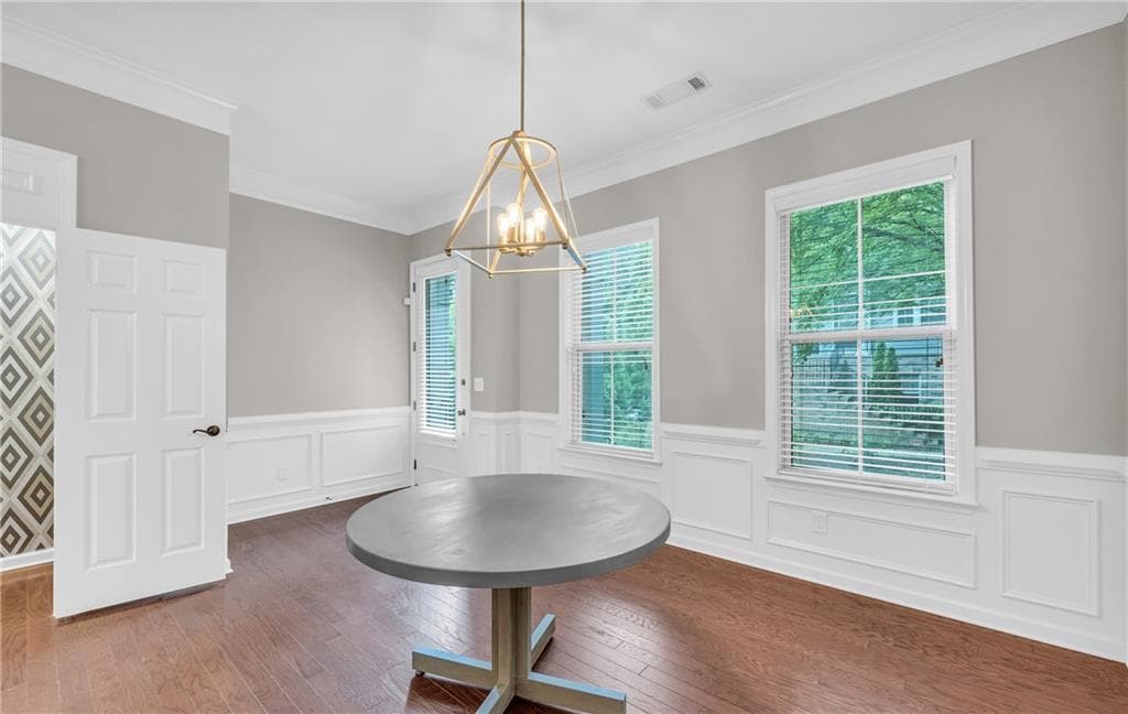 3 bedroom, 4 bathroom, 2,200 sq ft townhouse for sale at 1653 SE Sabastian Point, Atlanta, GA 30329 — photo 3