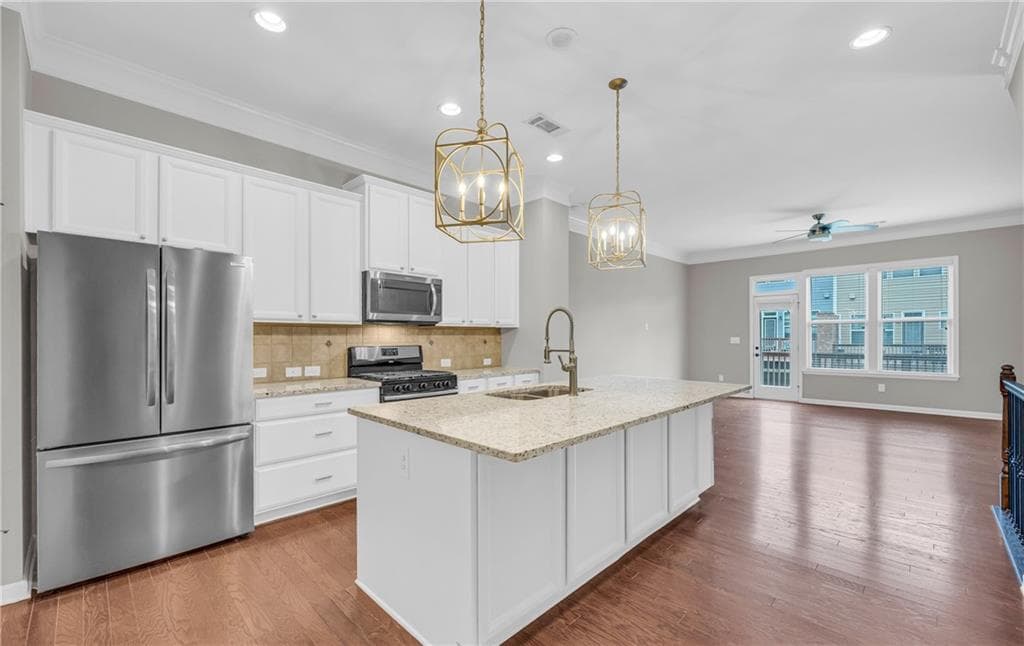 3 bedroom, 4 bathroom, 2,200 sq ft townhouse for sale at 1653 SE Sabastian Point, Atlanta, GA 30329 — photo 7
