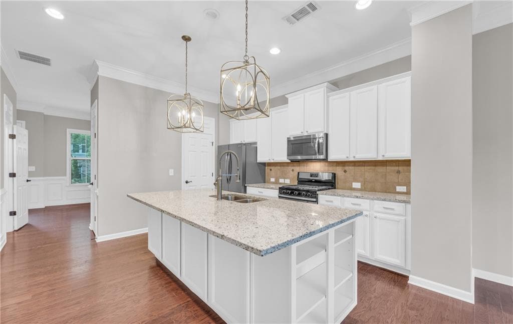 3 bedroom, 4 bathroom, 2,200 sq ft townhouse for sale at 1653 SE Sabastian Point, Atlanta, GA 30329 — photo 8