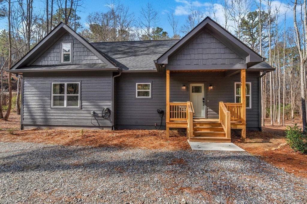 2 bedroom, 2 bathroom, 1,507 sq ft single family residence for sale at 246 Woodward Way, Talking Rock, GA 30175 — photo 2