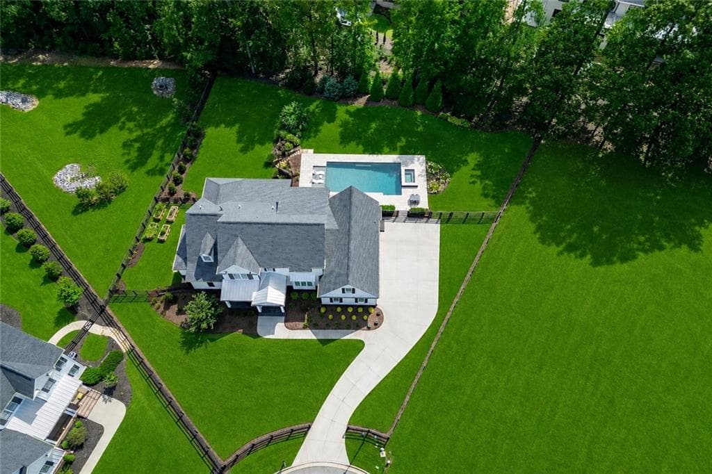 6 bedroom, 7 bathroom, 8,000 sq ft single family residence for sale at 678 Bit O'Luck Drive, Suwanee, GA 30024 — photo 3