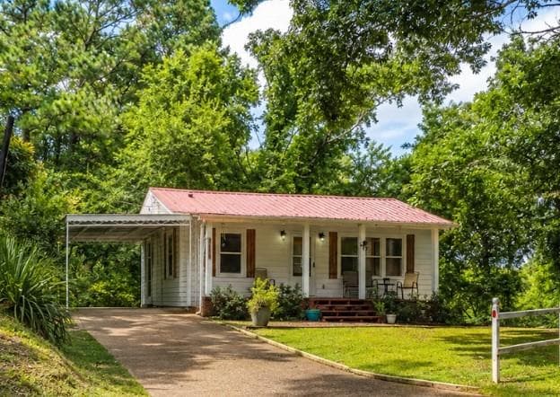 3 bedroom, 1 bathroom, 888 sq ft single family residence for sale at 3617 Winland Drive, Dalton, GA 30721