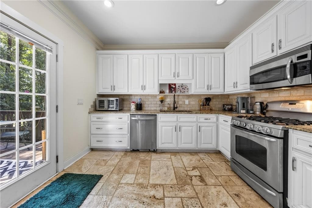 4 bedroom, 4 bathroom, 3,048 sq ft single family residence for sale at 2872 Summit Crest Lane, Snellville, GA 30078 — photo 10