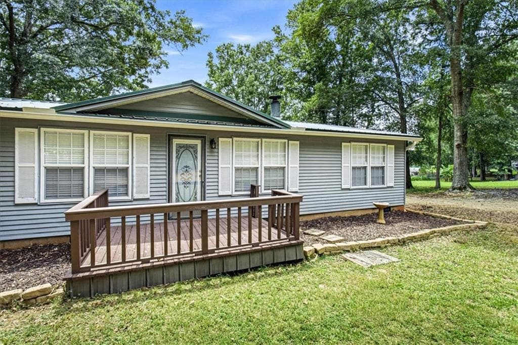 3 bedroom, 2 bathroom, 1,200 sq ft single family residence for sale at 1551 Sugar Creek Trail, Buckhead, GA 30625 — photo 2