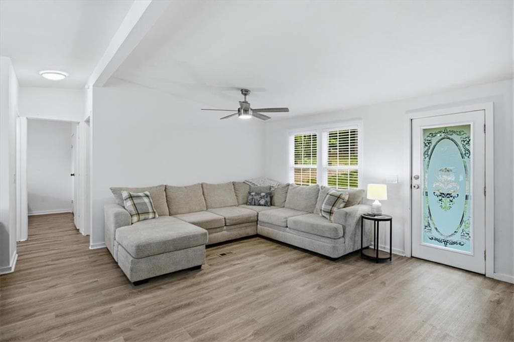 3 bedroom, 2 bathroom, 1,200 sq ft single family residence for sale at 1551 Sugar Creek Trail, Buckhead, GA 30625 — photo 4