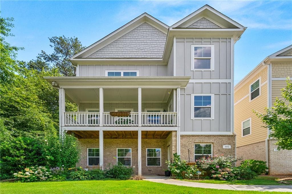 4 bedroom, 4 bathroom, 2,818 sq ft single family residence under contract at 985 Shelnutt Drive, Marietta, GA 30060